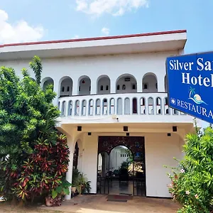 hotel-silver-sands.negombohotels.net/